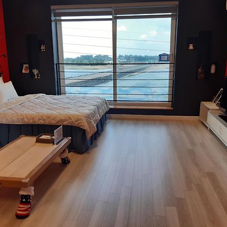 Jeju Gaviota Pension Bagian luar foto