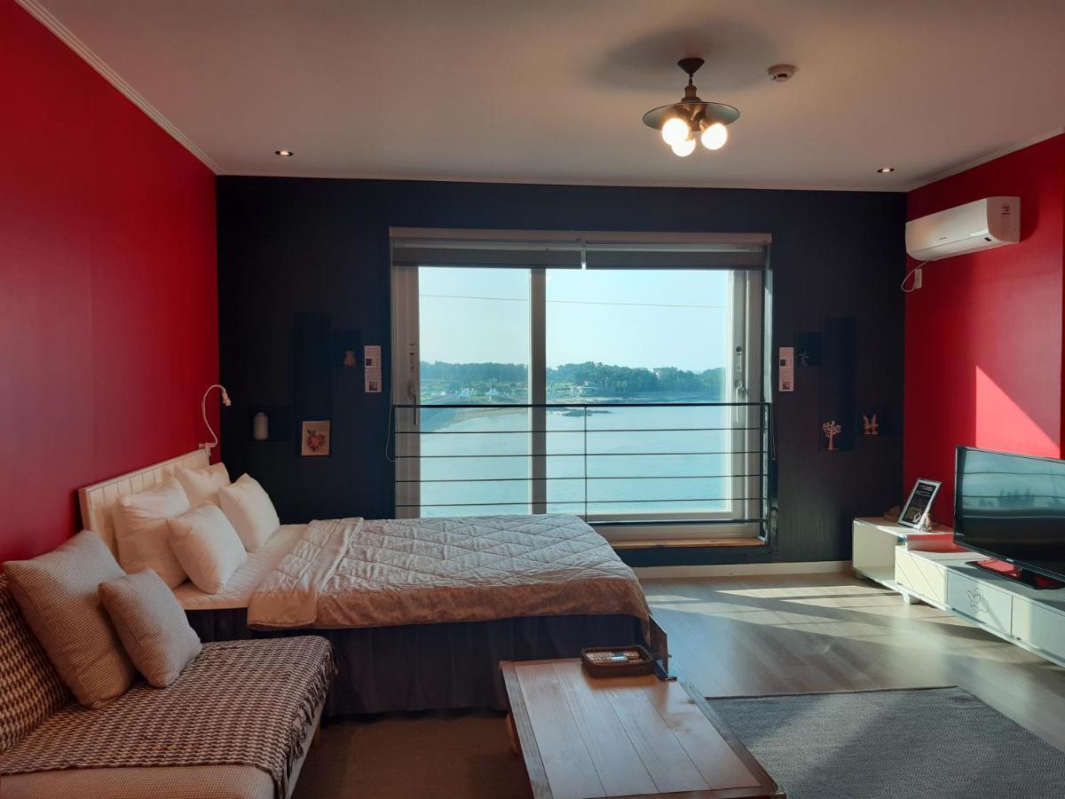 Jeju Gaviota Pension Bagian luar foto